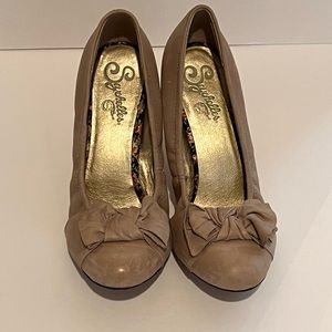 Seychelles Bow Heels